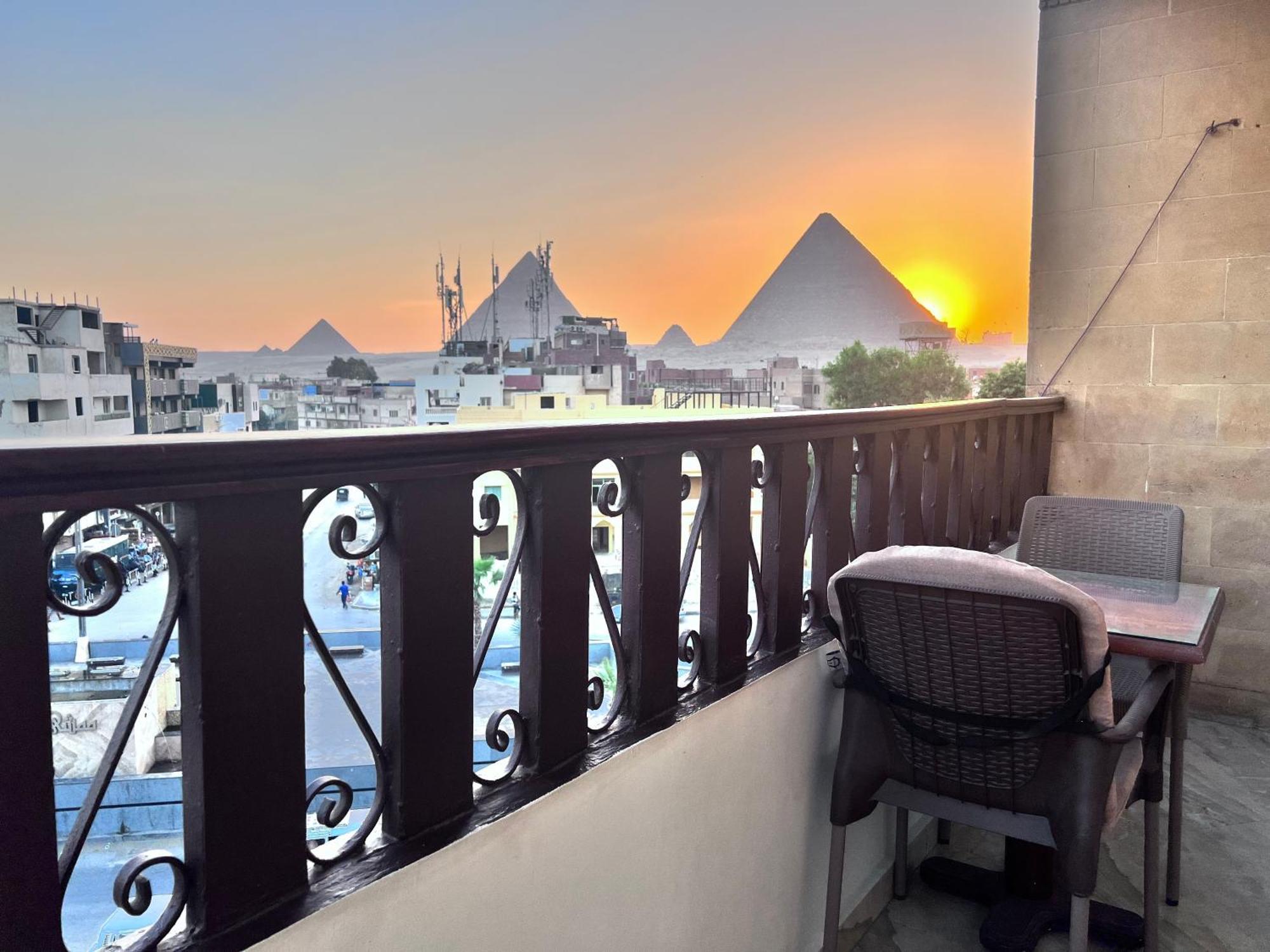 El Aida Pyramids View Hotel Kafret el-Gabal Eksteriør bilde
